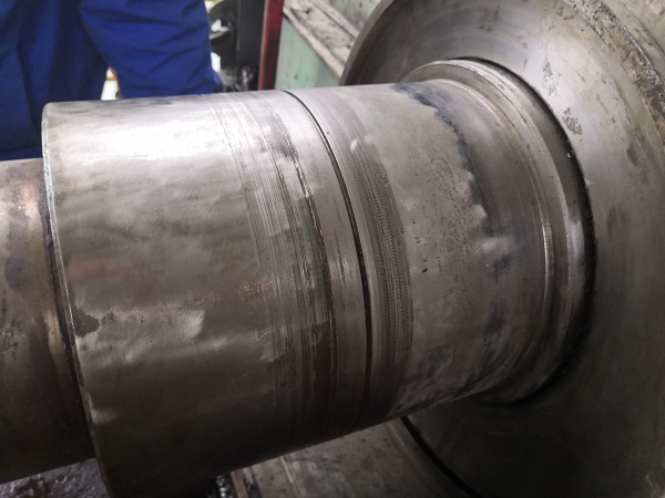 现场免拆卸快速修复双驱斗提轴磨损的技术!