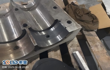 牢记这种密炼机轴承室磨损修复技术