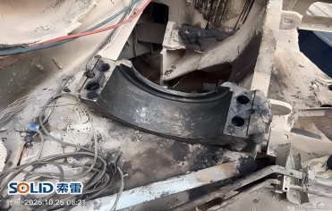 立磨摇臂轴承座磨损后别再离线修复